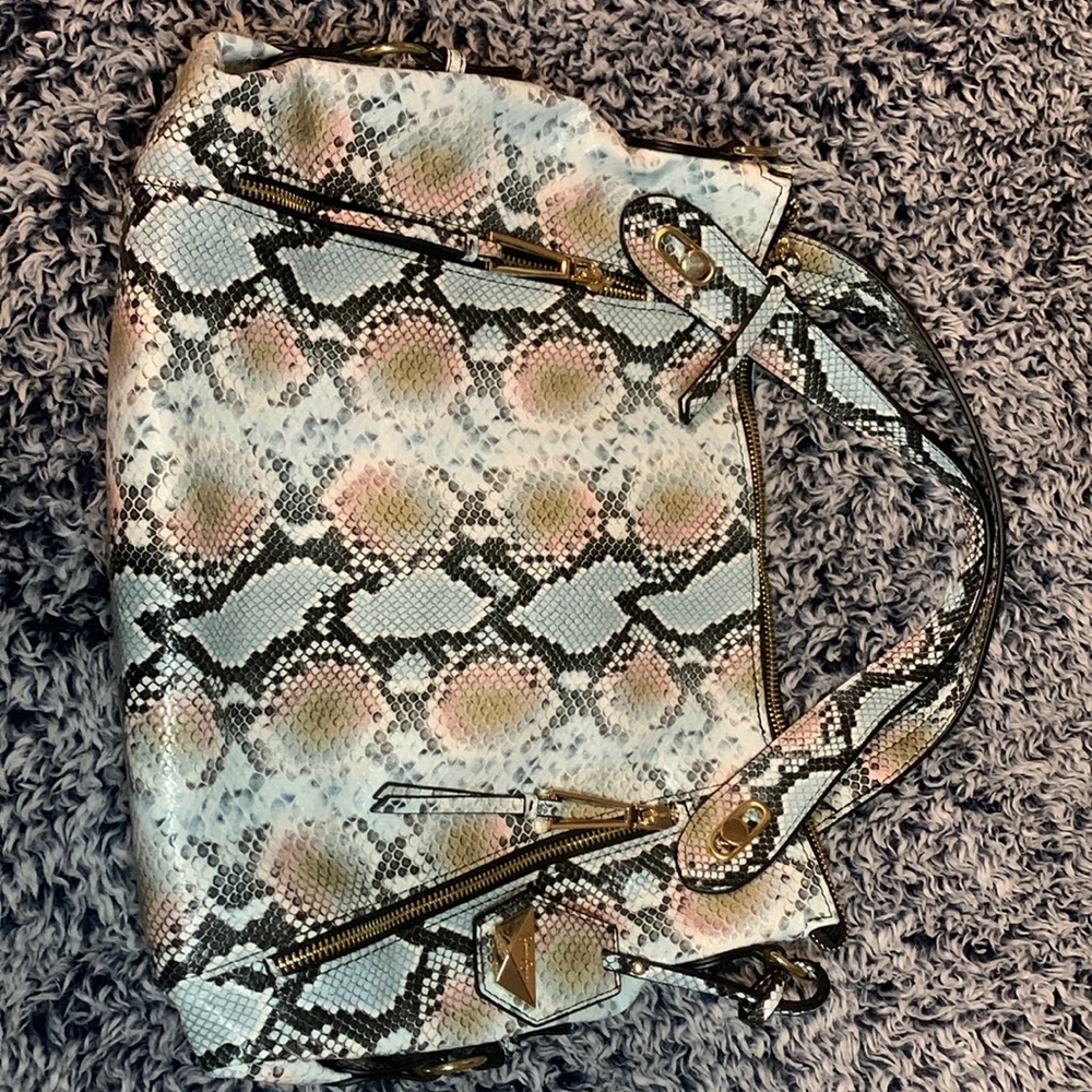 Jessica Simpson textured skin with strap